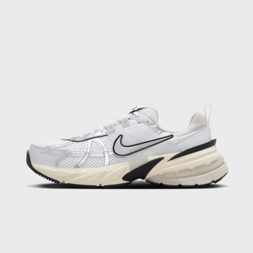 Nike WMNS V2K Run Shoes (FD0736100) [1]