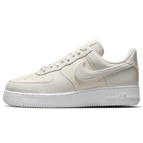 Nike Air Force 1 '07 SE Suede (HQ3905-001) [1]