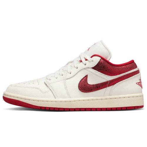 Nike Jordan Air Jordan 1 Low SE (HJ9338-106) [1]