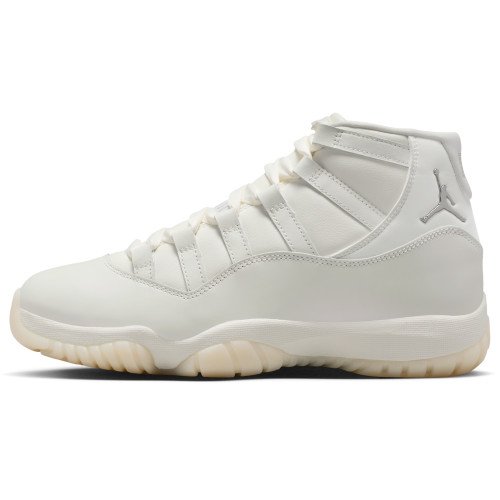 Nike Jordan Women s Air Jordan 11 (AR0715-110) [1]