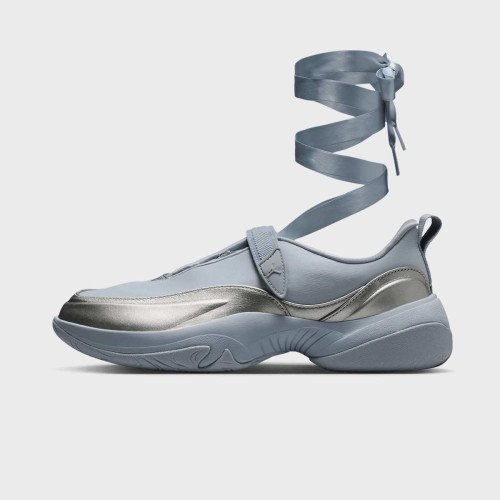 Nike WMNS Pointe (IB8597002) [1]