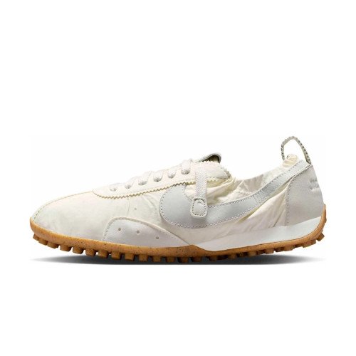 Nike Women s Jacquemus Moon Shoe (HV8547-002) [1]