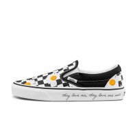 Vans Love Me/love Me Not Classic Slip-on Shoes ((love Me/ Love Me Not) Daisy/true ) Weiß, Größe 34.5 (VN0A5JMHB0B)