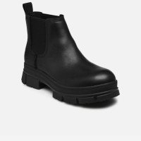 UGG Ashton Chelsea Boots (1133894-BLK)