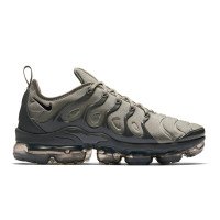 Nike AIR VAPORMAX PLUS (AT5681-001)