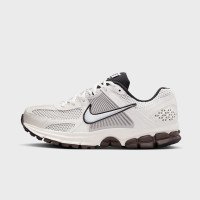 Nike WMNS Zoom Vomero 5 (FJ2028001)