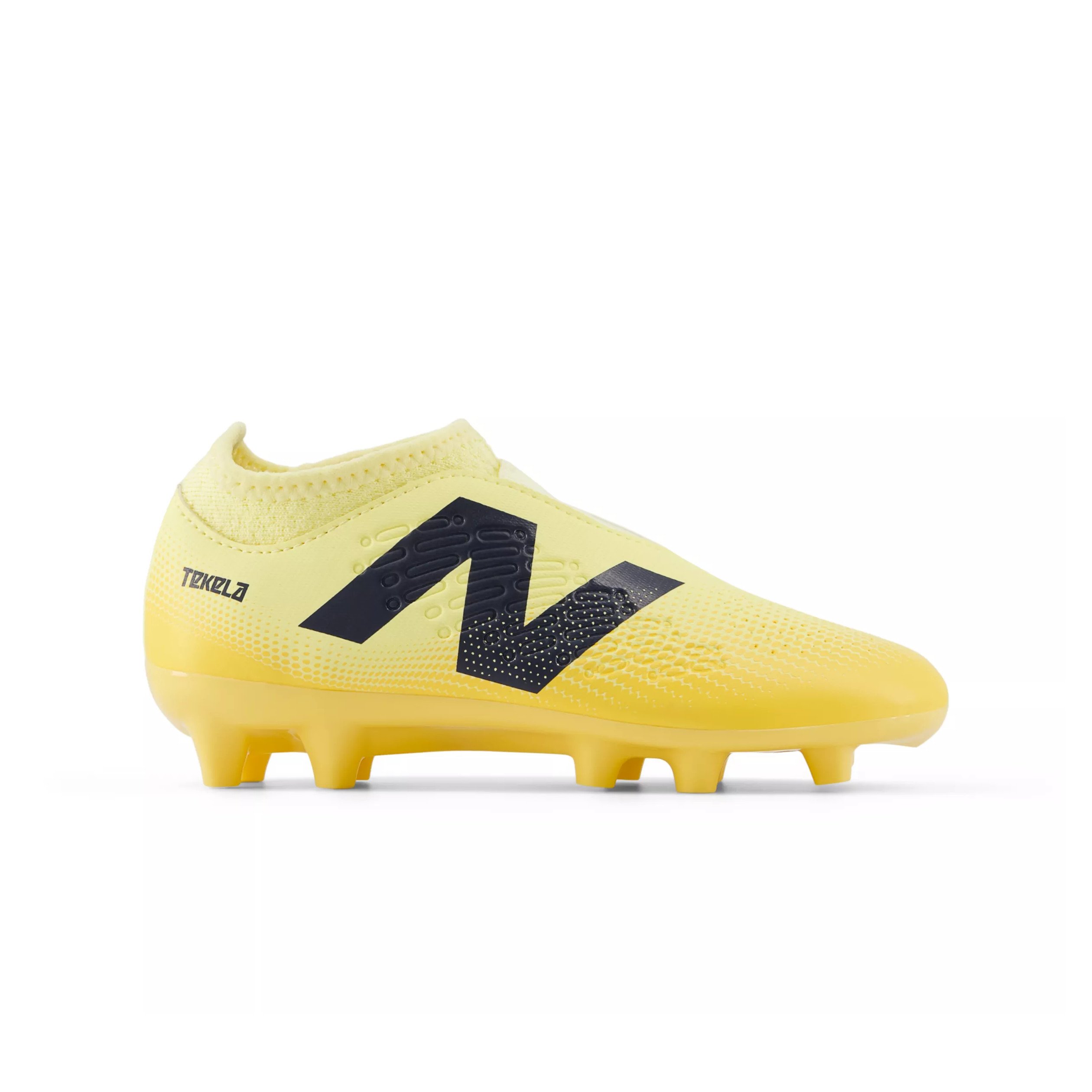 New Balance TEKELA MAGIQUE JNR FG V4+ (SJT3FJ45)