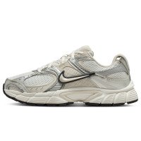 Nike V5 RNR (HQ7901-104)