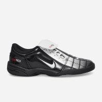 Nike Women s Total 90 SE (IO2389-001)