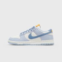 Nike Wmns Dunk Low SE (IH2479-100)